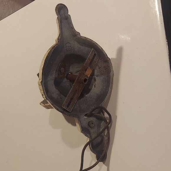 Art Deco Cast Iron Wall Sconce Light - Picture 7 of 13